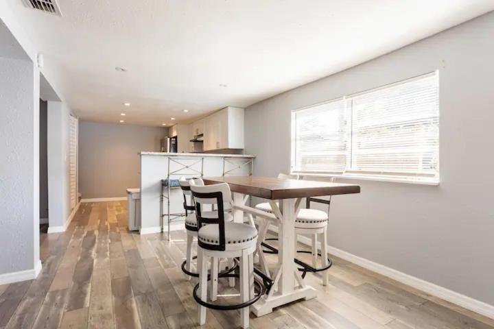 Heights Haven Villa Tampa Bagian luar foto