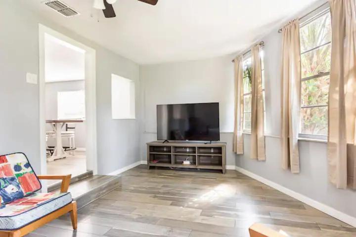 Heights Haven Villa Tampa Bagian luar foto